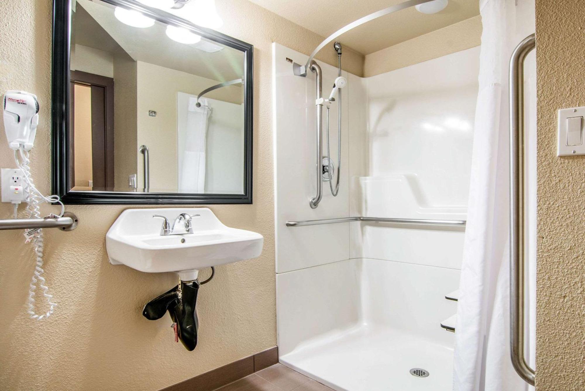 Comfort Inn & Suites Vancouver Downtown City Center Eksteriør billede